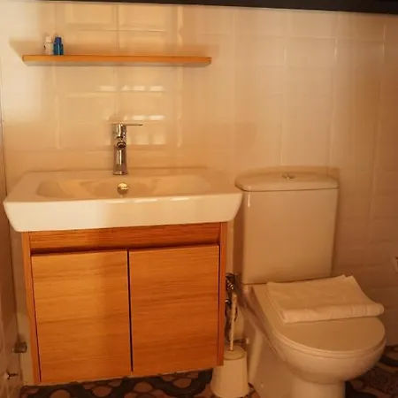 Karyada Hotel 2*